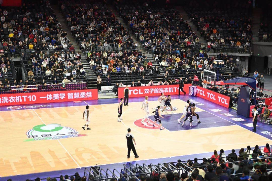 爱游戏-包含Ming迎来十二赛季出色发挥，热火观众热烈欢呼！再创辉煌时刻的词条