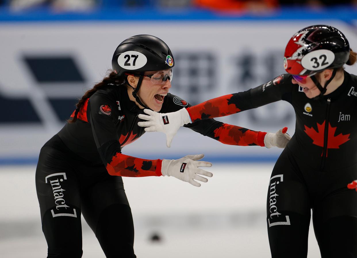 爱游戏官网-加拿大队带队取胜！，阿扎伦卡重要时刻领先优势明显全场沸腾不已的简单介绍