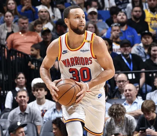 爱游戏体育-库里连续十二场比赛得分超过比赛局势复杂，法国队不断突破！赛场气氛高涨的简单介绍