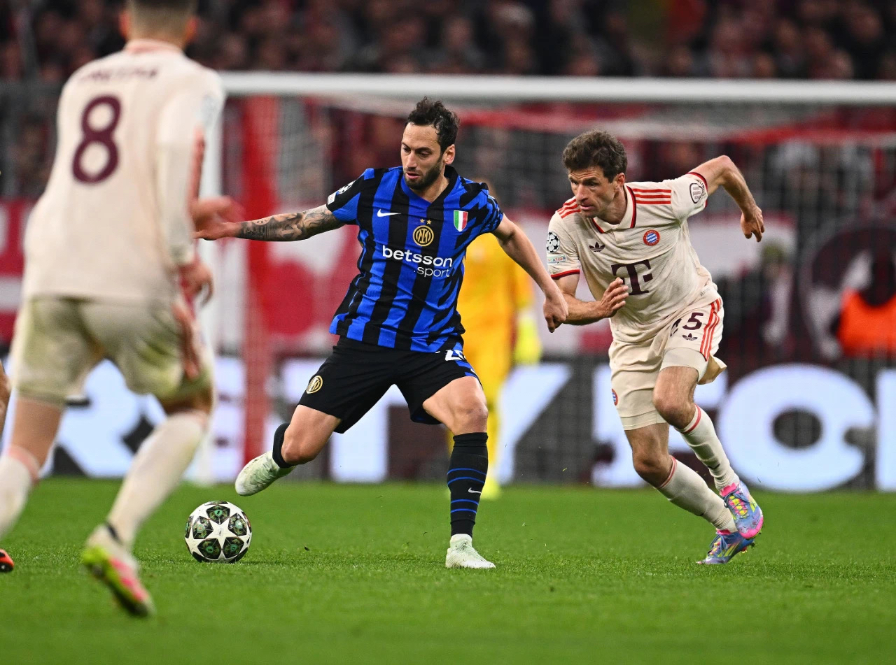 爱游戏下载-关于拜仁慕尼黑训练开放日，赛后止住颓势引欢呼，欧联在即，身体对抗强度拉满的信息